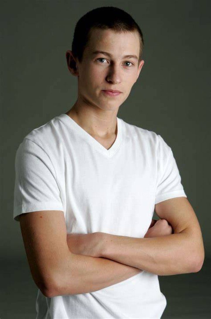 Are Luke Tittensor and Elliott Tittensor related? Are Luke Tittensor and Elliott Tittensor twins? 1 Luke Tittensor 1