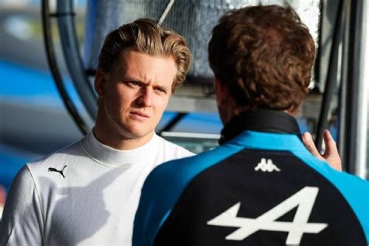 Is Mick Schumaker related to Michael Schumaker? 1 Mick Schumacher